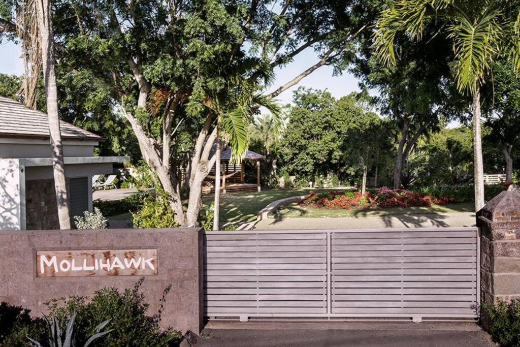 The Gatehouse. Cool Bolthole. Walk To The Marina. Villa English Harbour Exterior photo